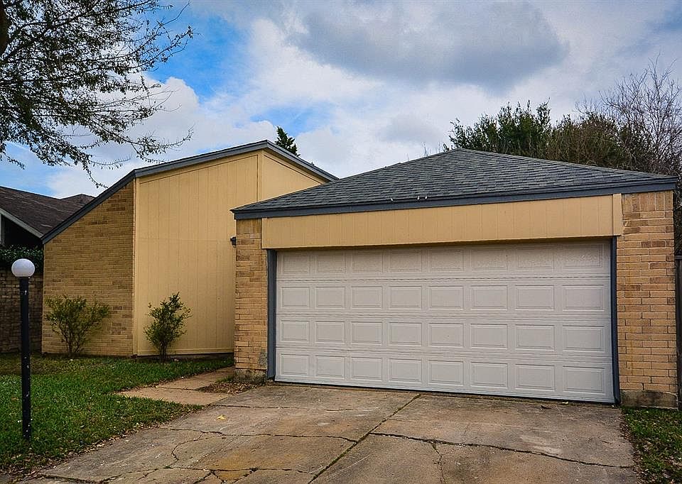 1st image of 6331 Gladewell Dr