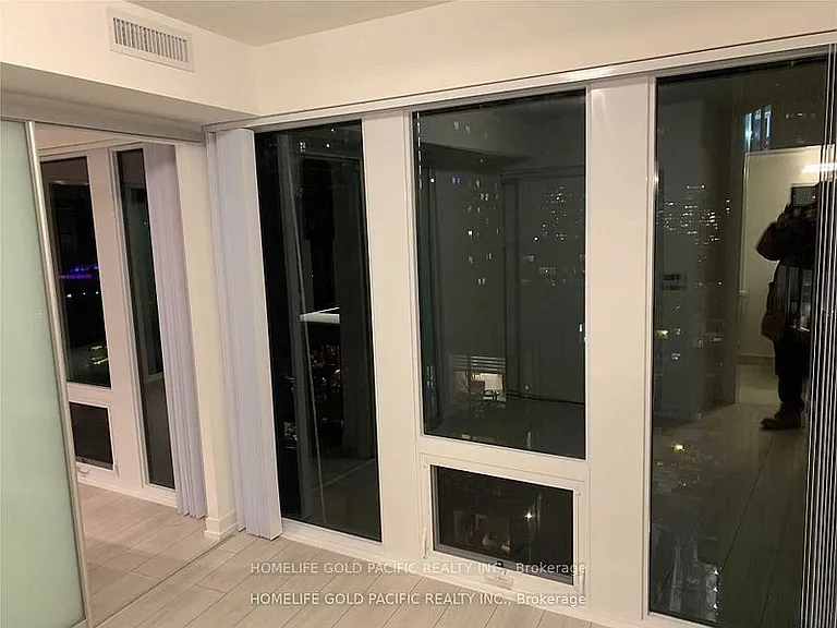 60 Shuter St #318 — Photo 5