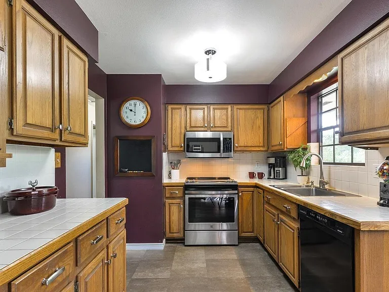 2025 Sheffield Ct — Photo 35