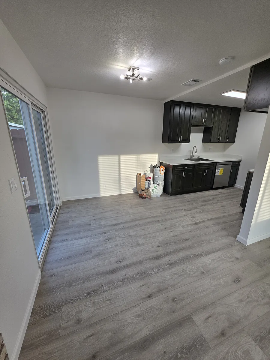 Building Photo - 250 Bel Air Dr #A