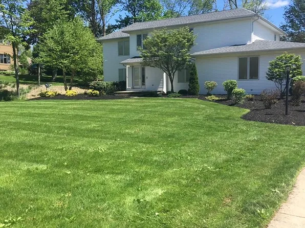 6117 Southern Hills Ct, Canfield, OH 44406