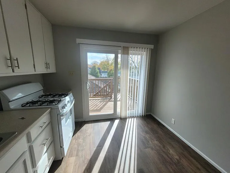 575 S Alma Ave #2 — Photo 3