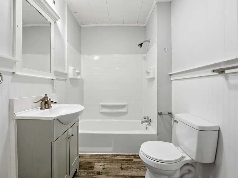 216 N Hickory St — Photo 21