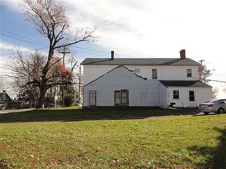 5th image of 395 Goshen Tpke
