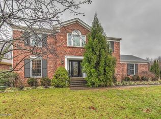 901 Farmingham Rd, Douglass Hills, KY 40243