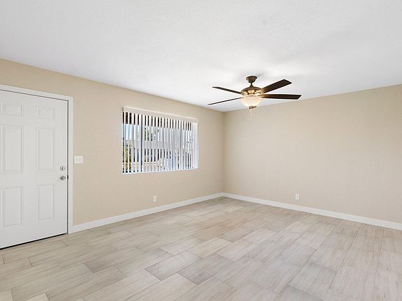 3rd image of 3120 W Columbine Dr