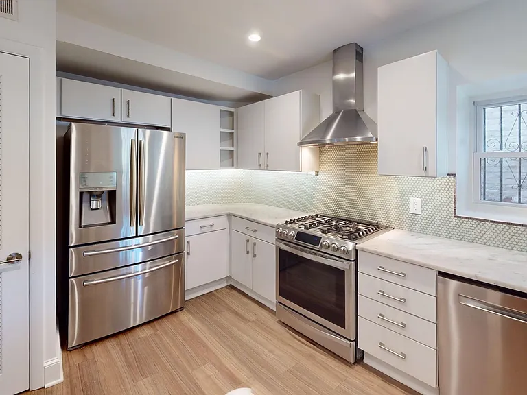 201 Morgan St NW — Photo 3
