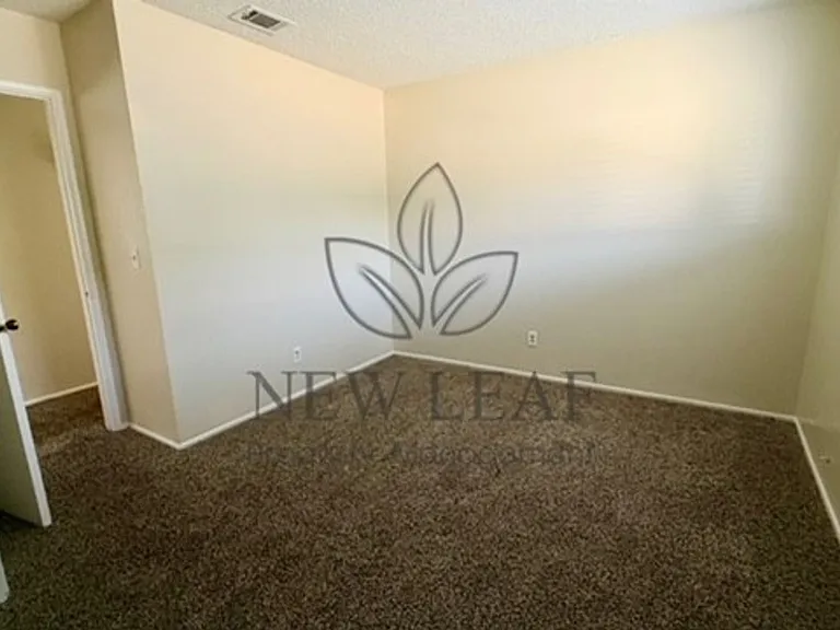 2714 W 9th St — Photo 16