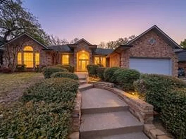 1405 Briar Dr, Bedford, TX 76022