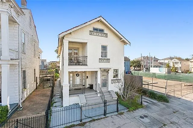 1754 Jackson Ave — Photo 12