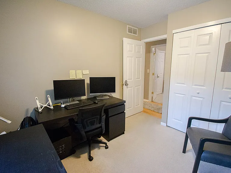 724 20th Ave SW — Photo 12