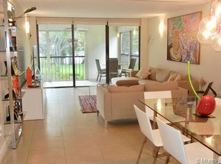 16401 Golf Club Rd APT 202, Weston, FL 33326