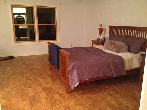 5th image of 945 N Applebury Dr