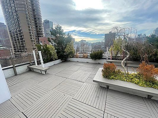 4th image of 301 E 38th St APT 16E