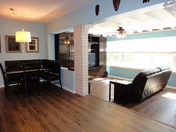 Kitchen Nook & Family Room