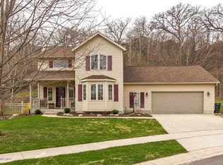 425 Lakewood Ln NW, Rochester, MN 55901