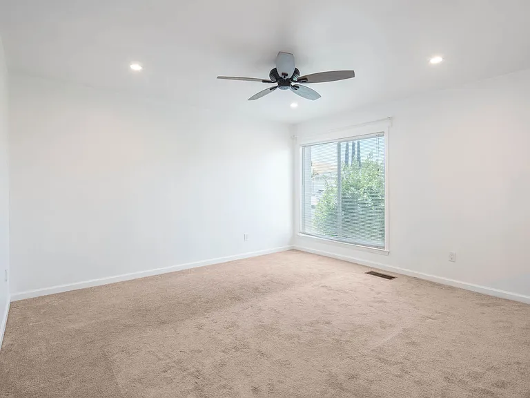 2225 Mount Whitney Dr — Photo 5