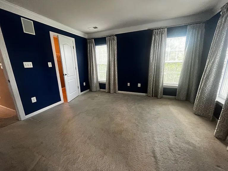 8195 Falls Grove Dr — Photo 22