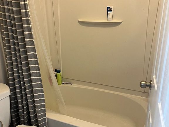 4th image of 126 E Resaca Dr