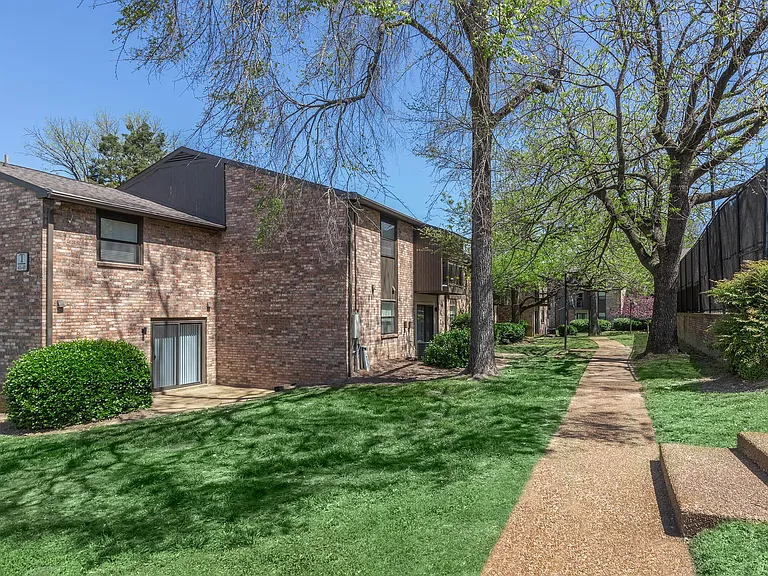 Gazebo Apartments — Photo 45