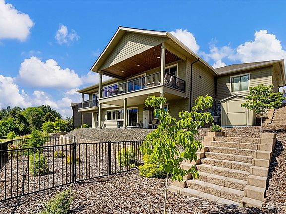 2nd image of 309 Stoneridge Drive