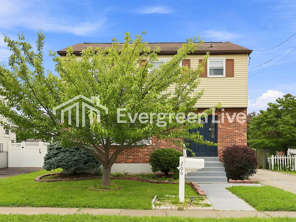 206 Baltimore Ave