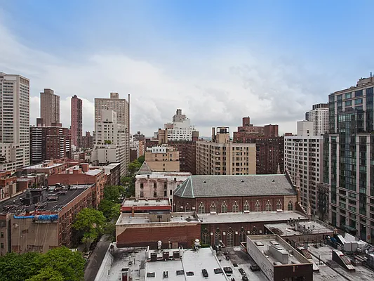 Sold by Sotheby's International Realty | media 8