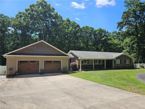 137 Forest Ln, State Road, NC 28676