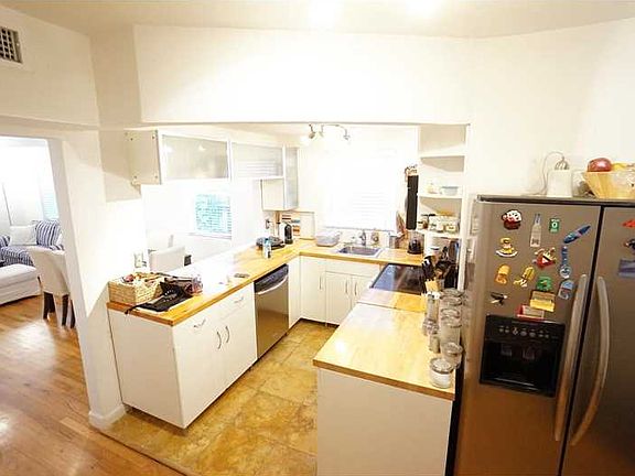 5th image of 1614 Jefferson Ave APT 8