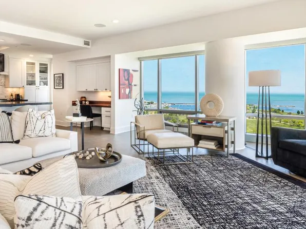 923 East Kilbourn AVENUE #2102, Milwaukee, WI 53202