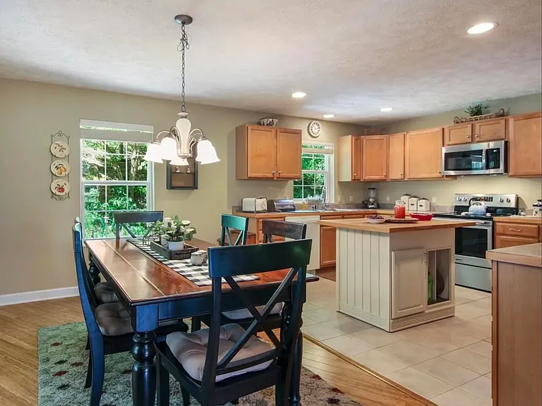 50 Pleasant Ln — Photo 4