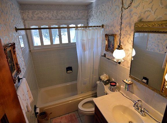 3rd image of 2902 Lewis Ln