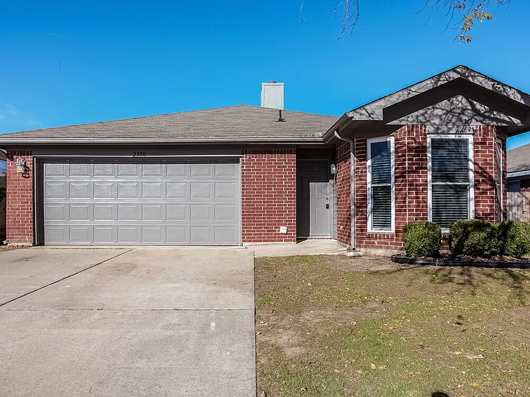 2370 Stagecoach St — Photo 1