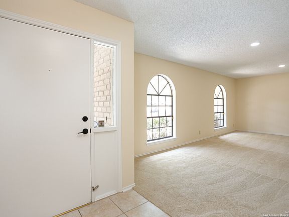 5th image of 15110 OAKMERE ST