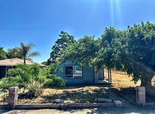 490 S Elm St, Pixley, CA