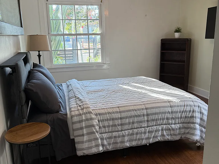 6254 Agnes Ave — Photo 37
