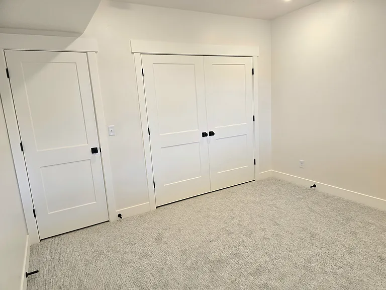 779 S 450 E — Photo 22