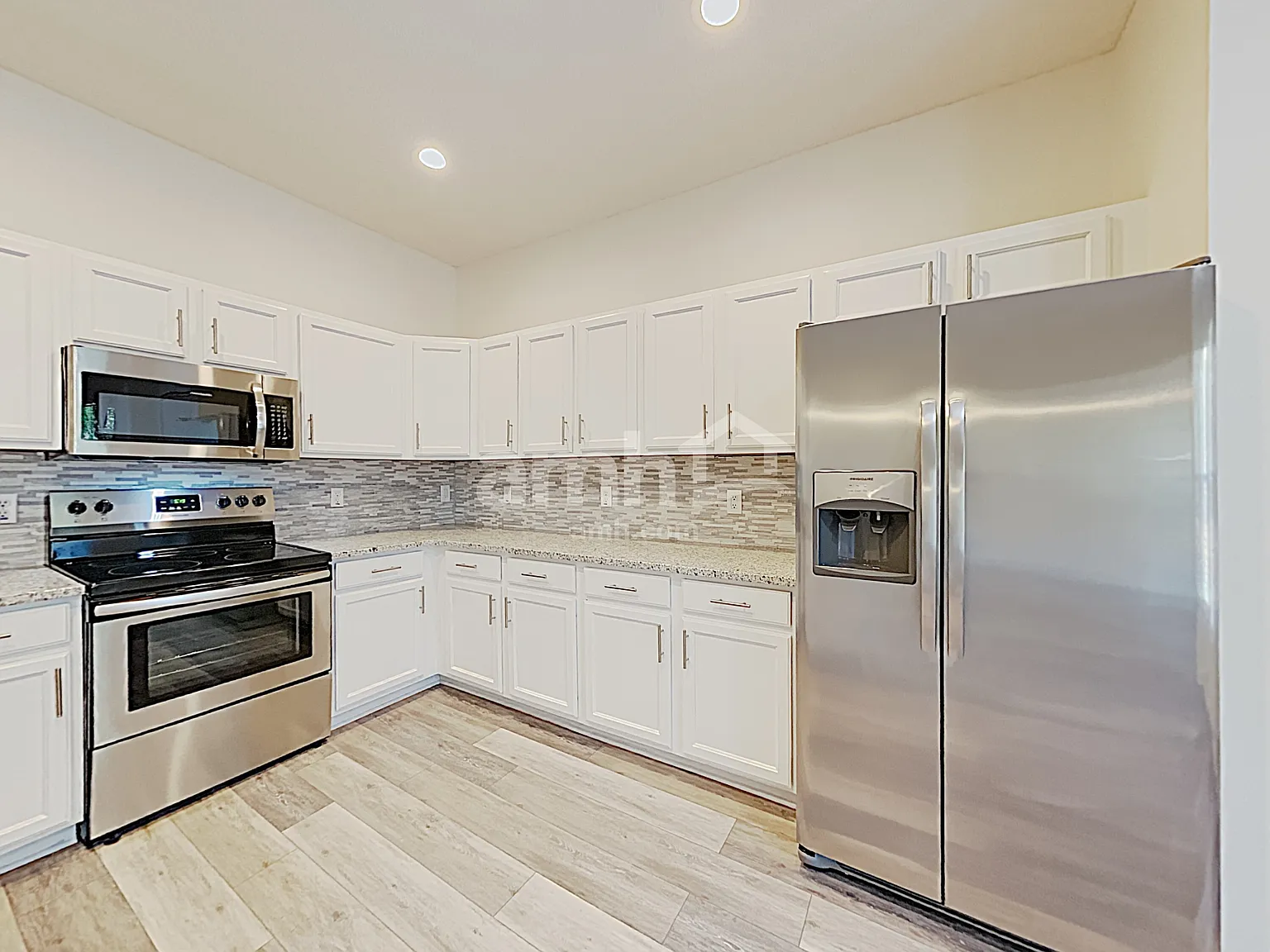 6 bed, 3.0 bath, 2750 sqft, $3,125 — Photo 3
