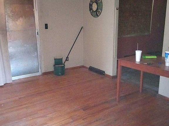 3rd image of 8910 Woestboul St