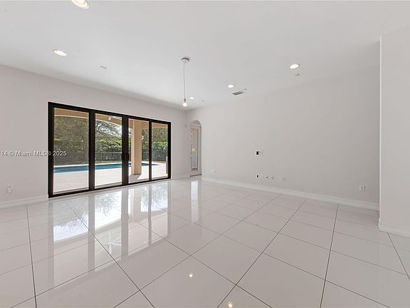5th image of 10660 SW 55th St
