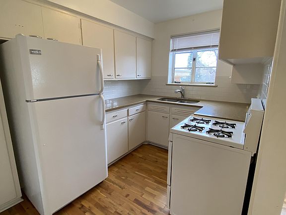 5th image of 912 Country Club Ave #914