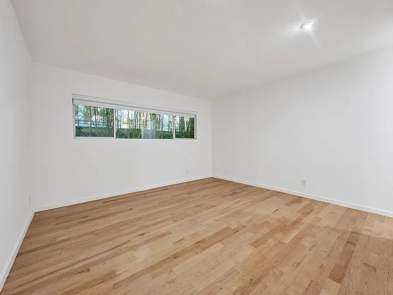 1147 N Clark St #206 — Photo 28