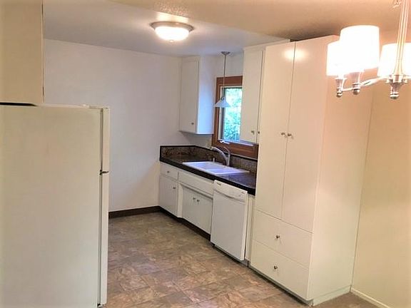 3rd image of 250 Cherry Ave APT 2