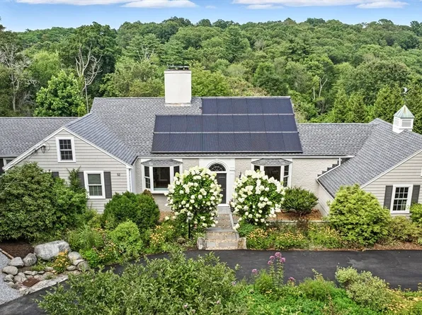 52 Wenham Rd, Topsfield, MA 01983