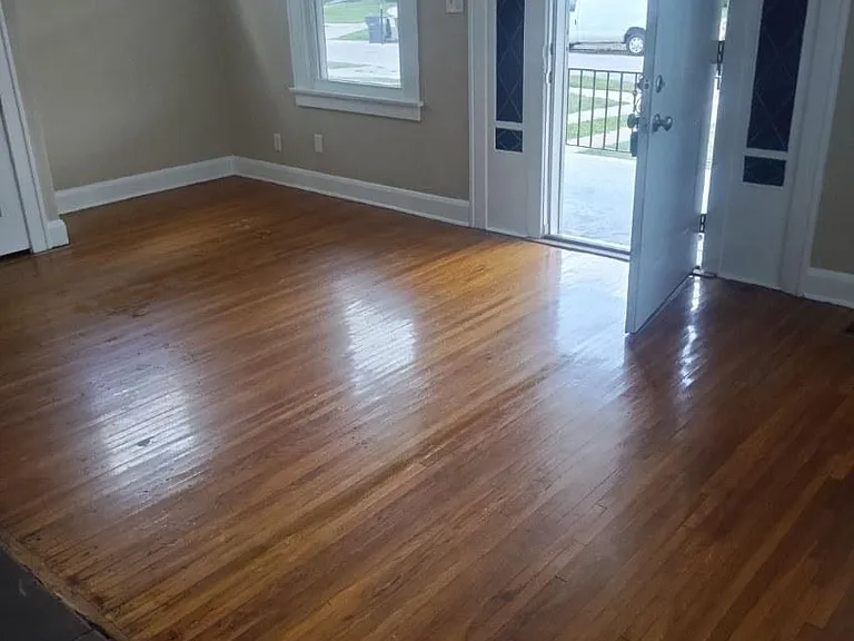 531 E Oakland St — Photo 7