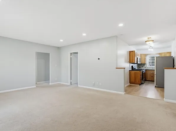 128 Lake Shore Rd APT 1, Brighton, MA 02135