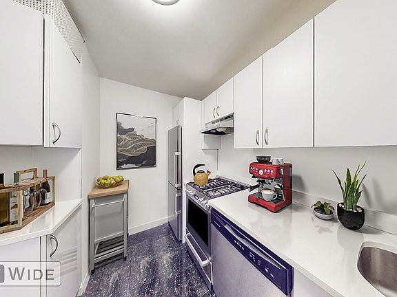 5th image of 240 E 82nd St APT 9A