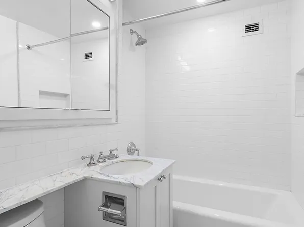 136 East 55th Street 06O image 6 of 6