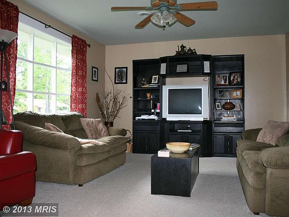 2nd image of 12 Rainier Ln