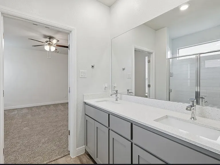 704 Wilmott Ter — Photo 14